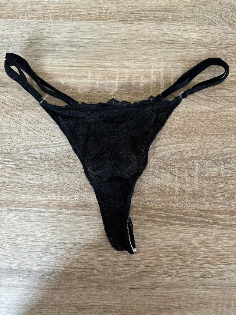 schwarzer tanga